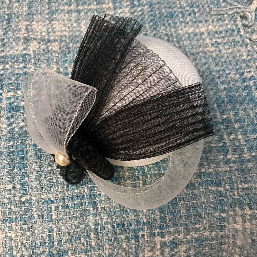 Faux Straw and Tulle Pillbox Fascinator Hat - Picture 5 of 5
